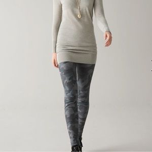 WHBM Foil-Printed Camouflage Leggings
